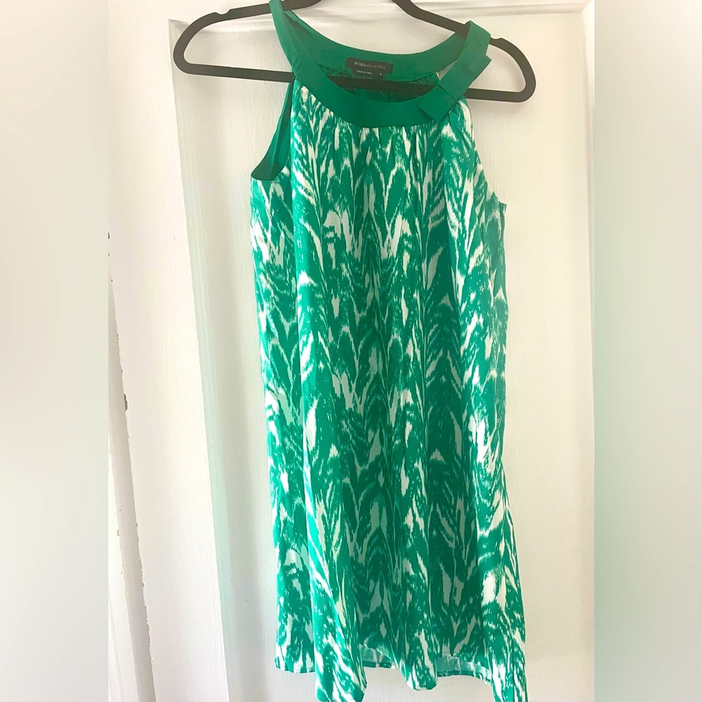 NWT BCBG green wood grain dress